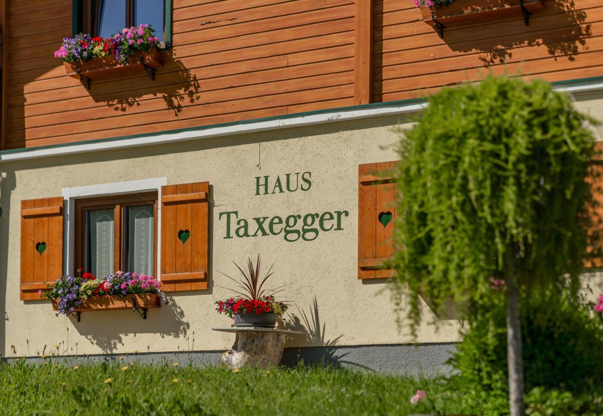 Apparthaus Taxegger エクステリア 写真
